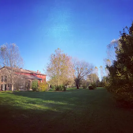 Romantic Apartment Garden Parking In Parma City Villa Podere Merlo *