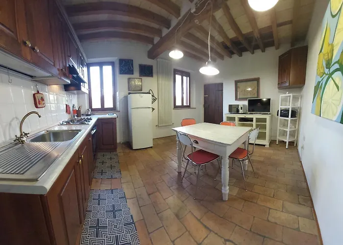 Romantic Garden Parking In Podere Merlo Parma