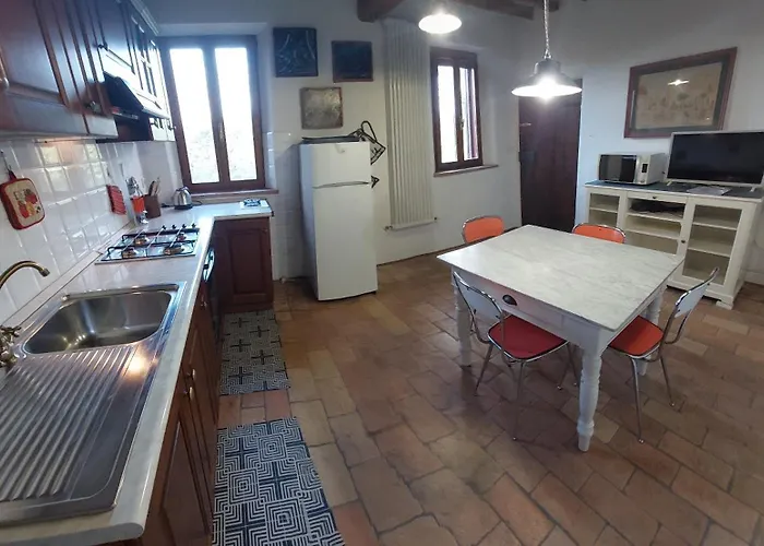 Romantic Garden Parking In Podere Merlo Парма